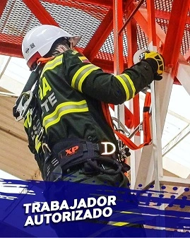 Trabajador capacitado en trabajo en alturas