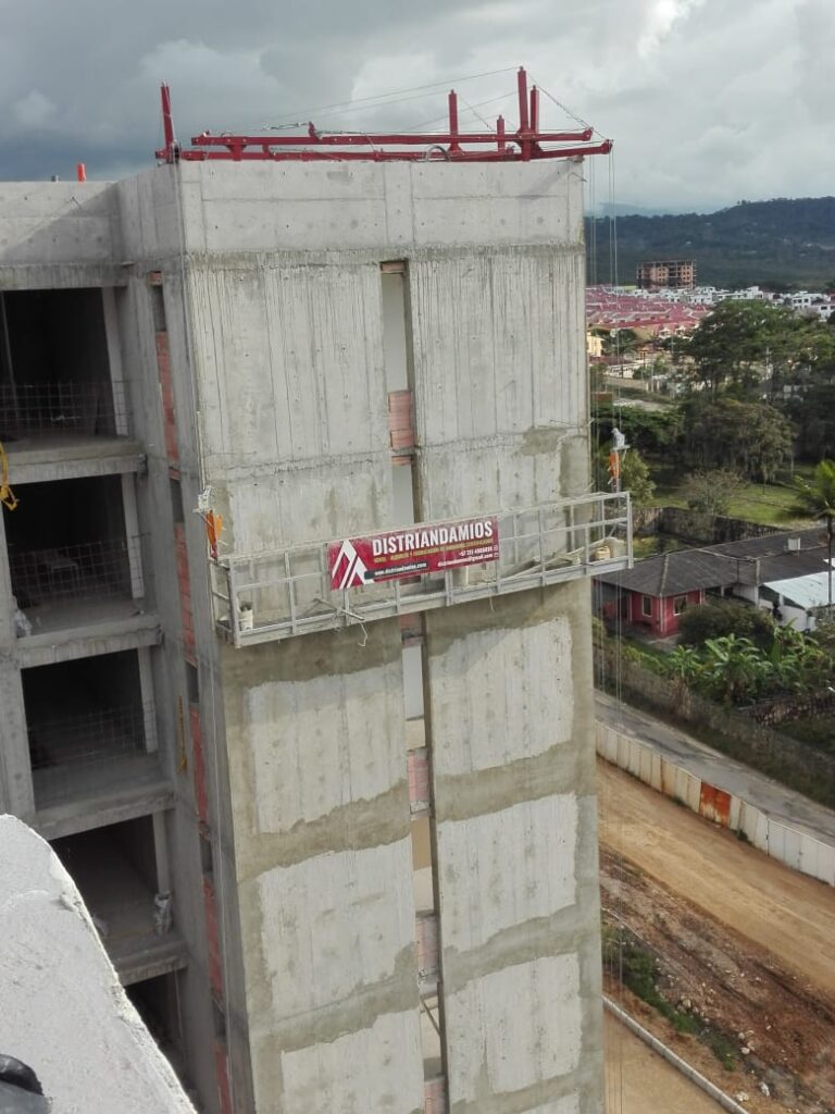 Andamios scaffold colgantes en torres altas